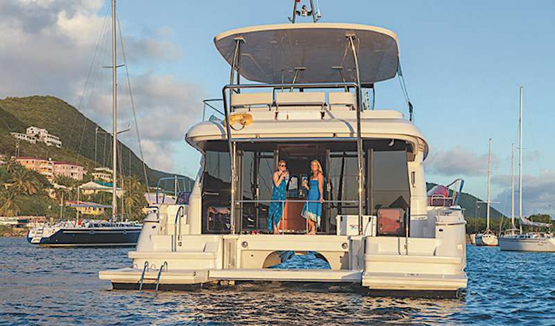 Aft deck &amp; easy water access