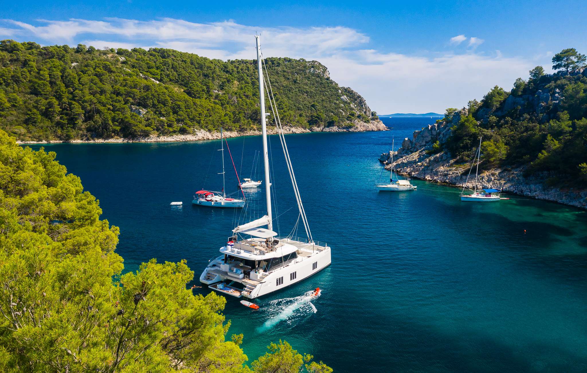 Yacht Charter SOLITAIRE | Ritzy Charters