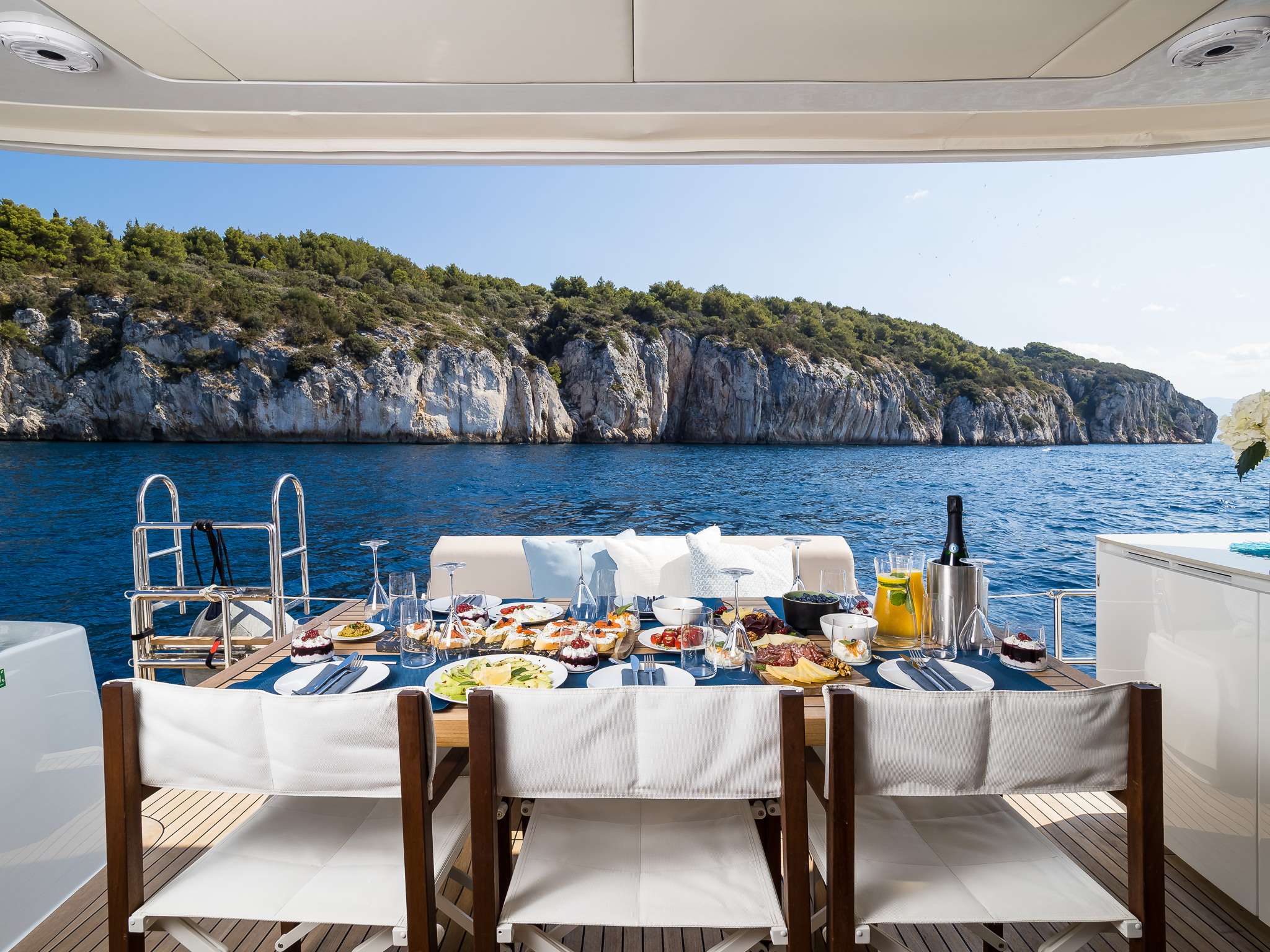 Main dinning area is in cockpit 