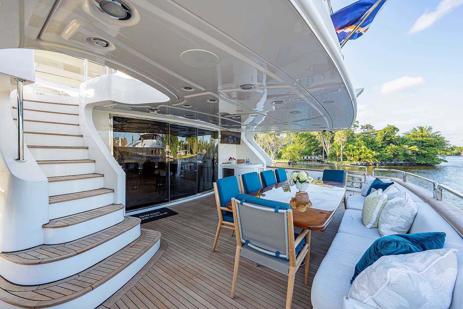 Sweet Emocean Yacht Charter - Aft Deck