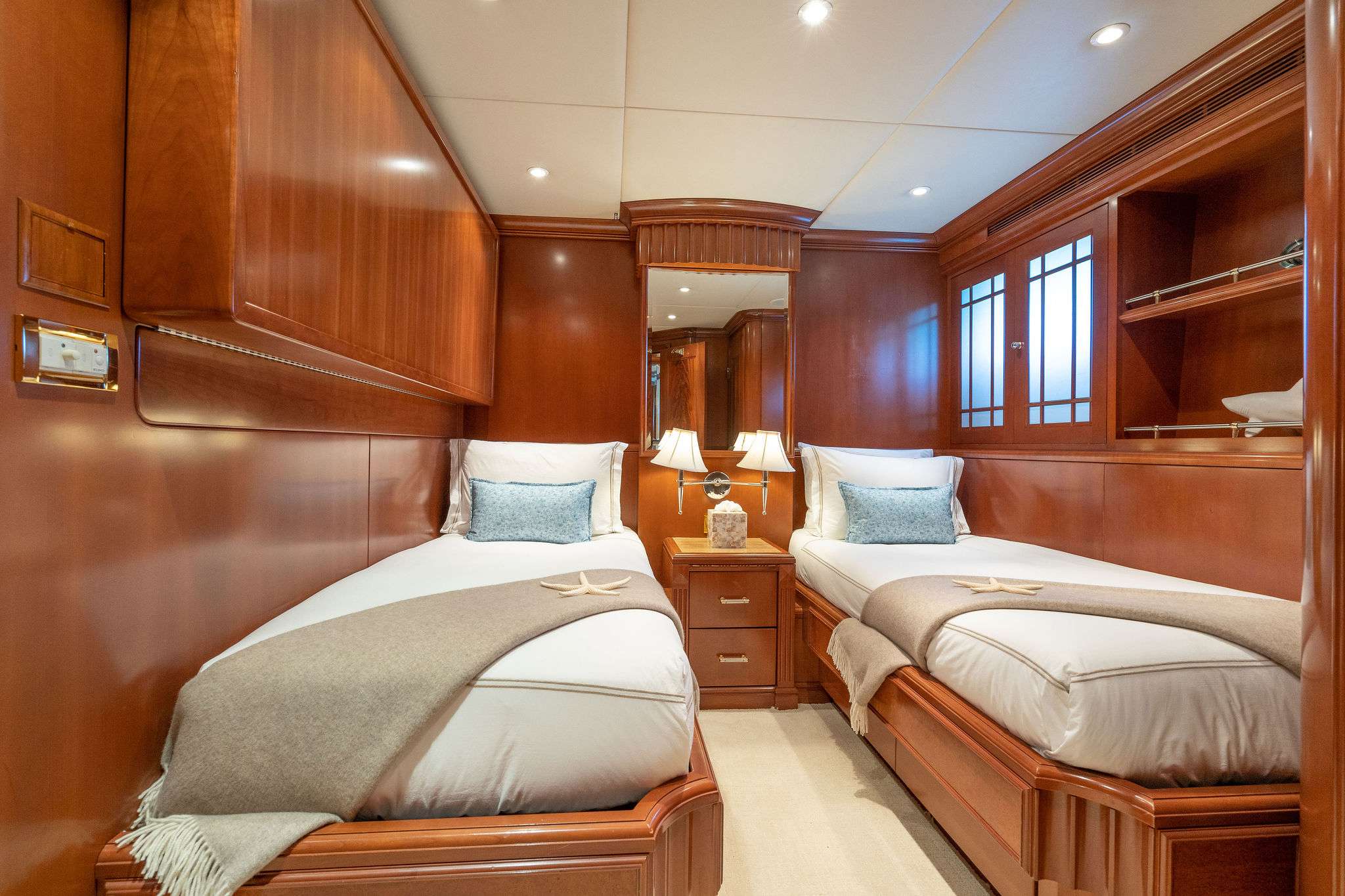 PURSUIT Yacht Charter - Twin Stateroom