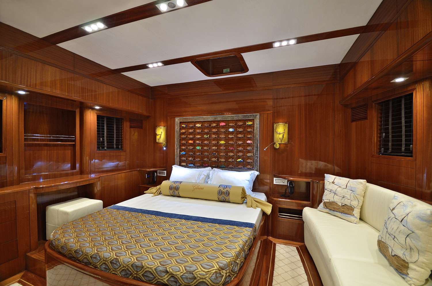 GLORIOUS II Yacht Charter - Owner Suite