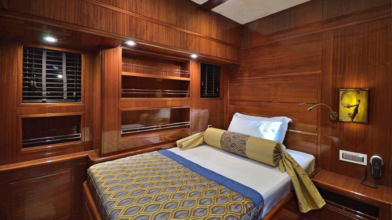 GLORIOUS II Yacht Charter - Double Cabin