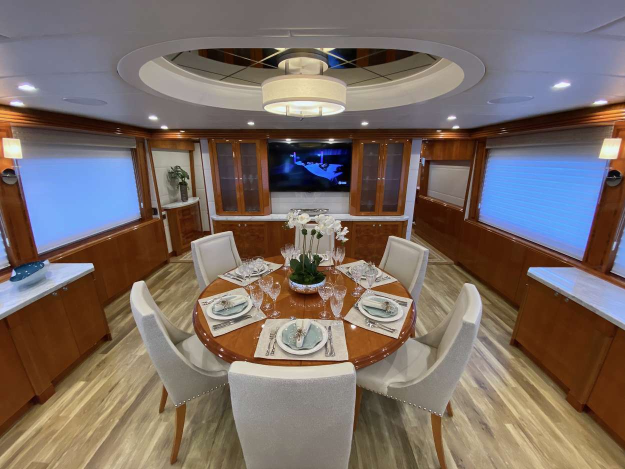 BRANDI-WINE Yacht Charter - Main dining