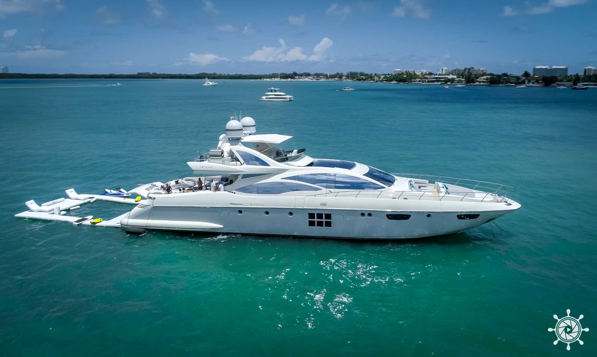 103′ Azimut Scarlet For Charter