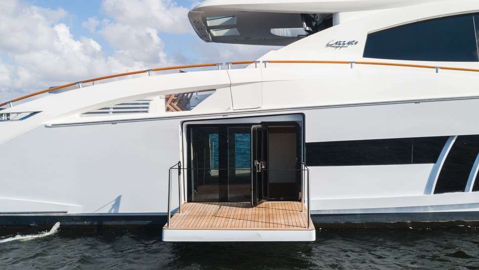 HELIOS Yacht Charter - Spa deployable door