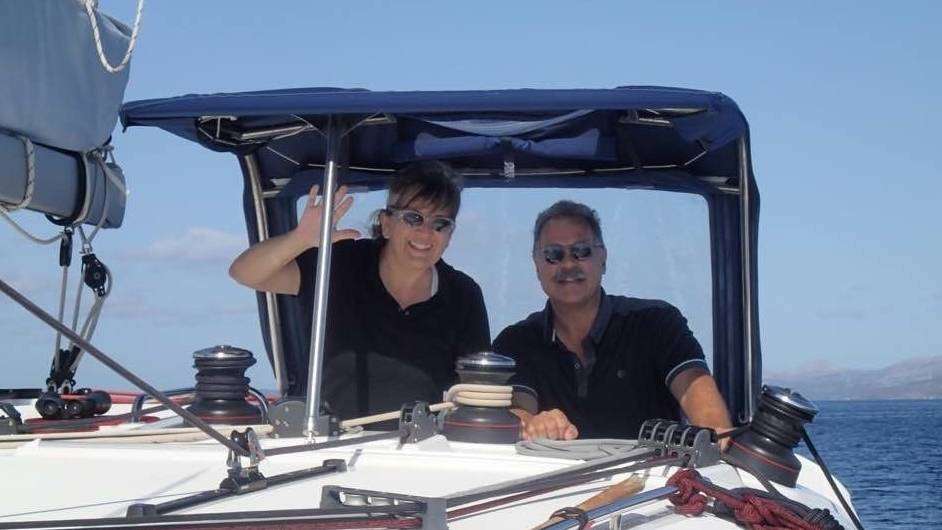 ALIZÉ Yacht Charter - Your crew at the helm