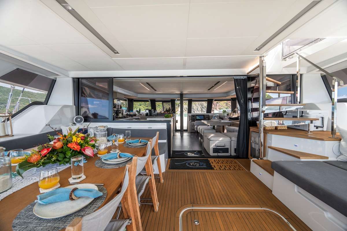 MY TY Yacht Charter - Alfresco Dining
