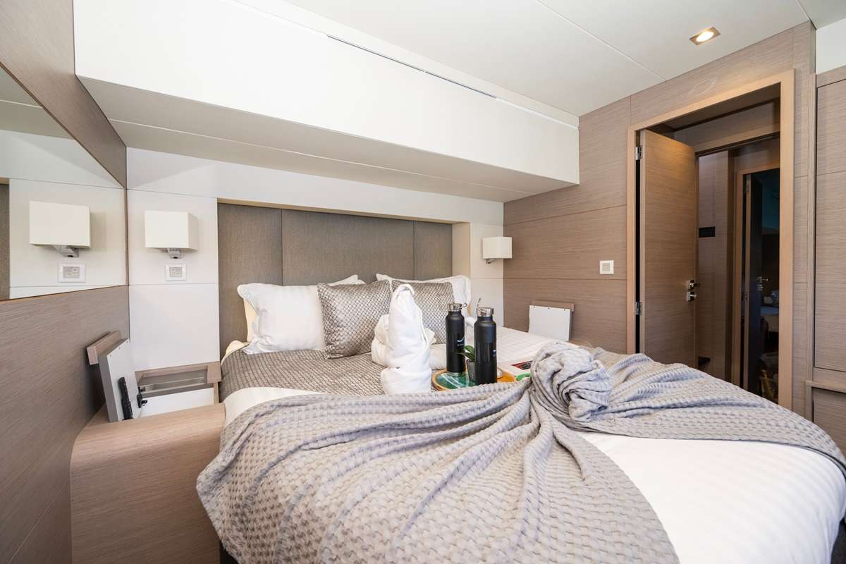 MY TY Yacht Charter - Forward Cabin Ensuite