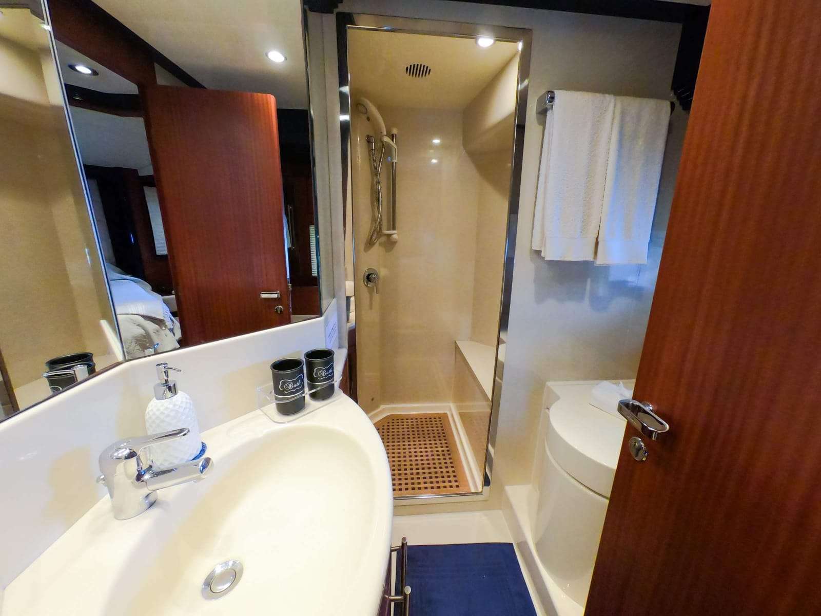 BABLUC Yacht Charter - Vip Bathroom