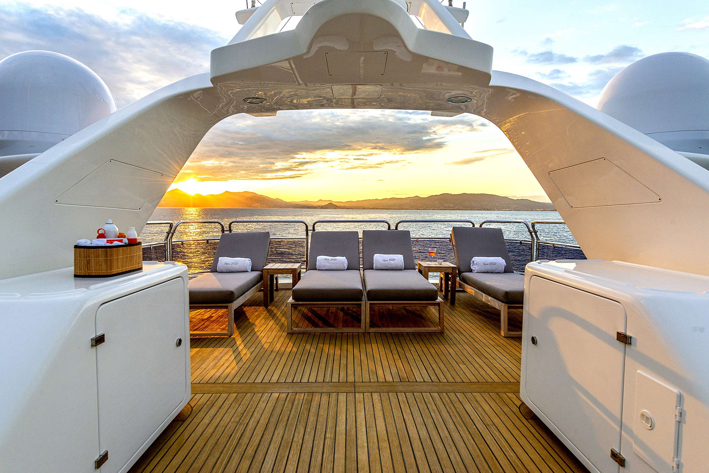 Flybridge sunchairs