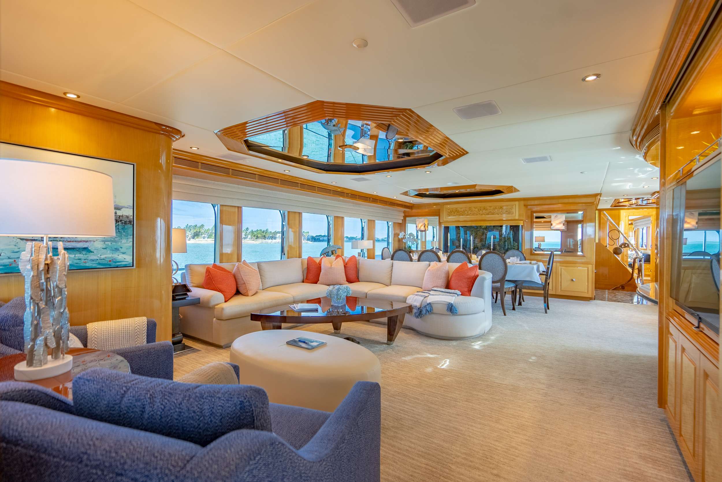 REFLECTIONS Yacht Charter - Main Salon
