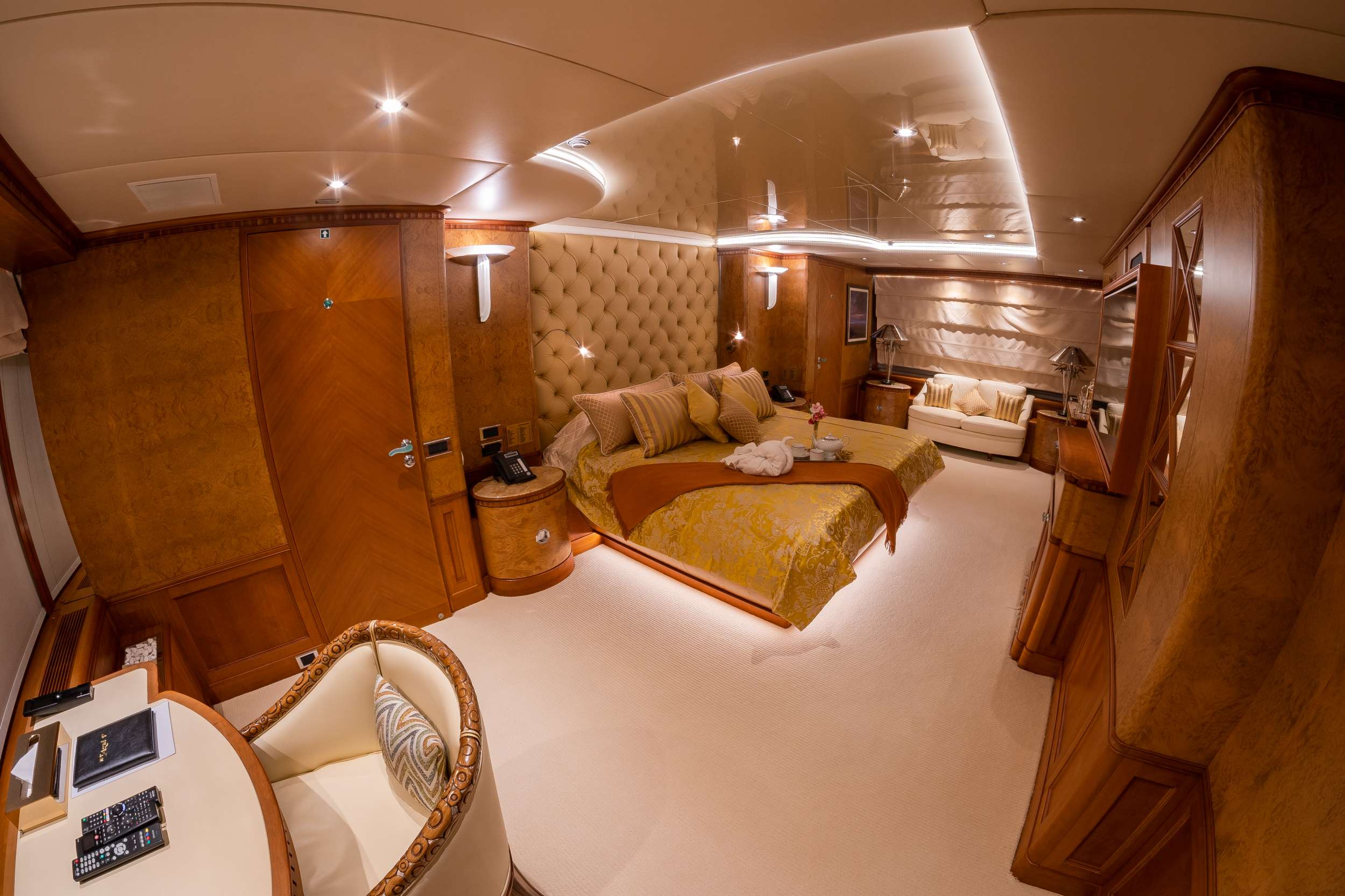 AZUL V Yacht Charter - Master cabin