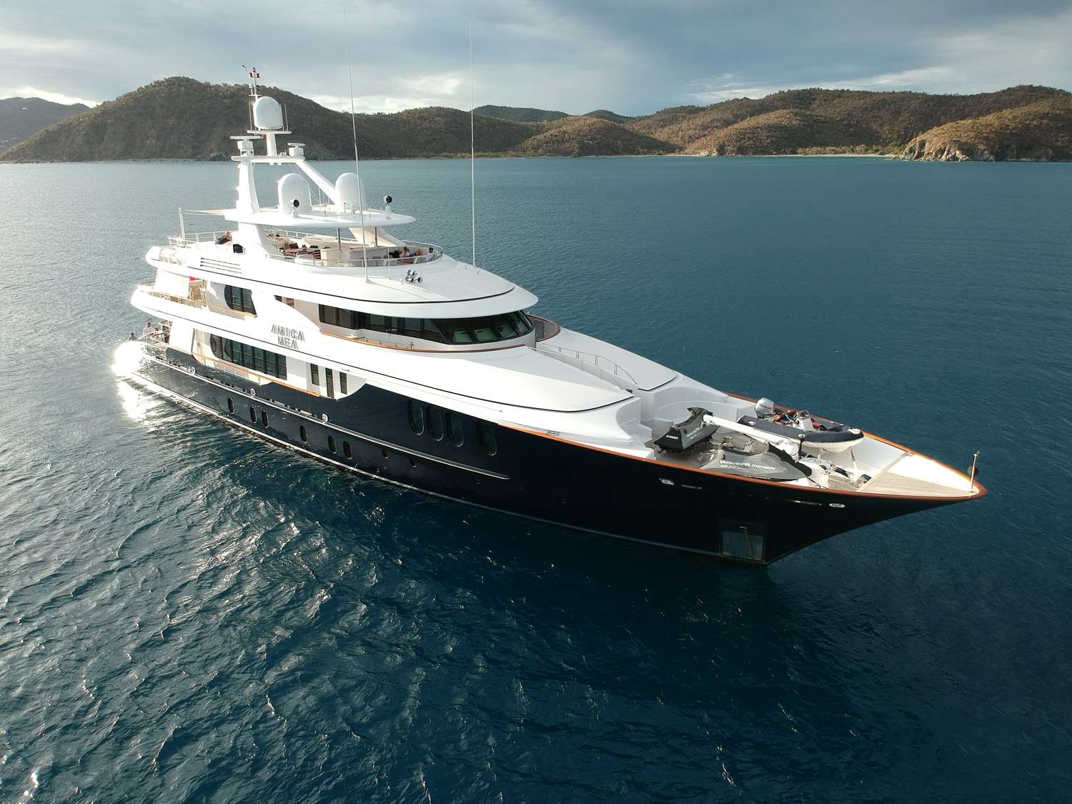 152′ Hakvoort AMICA MEA For Charter