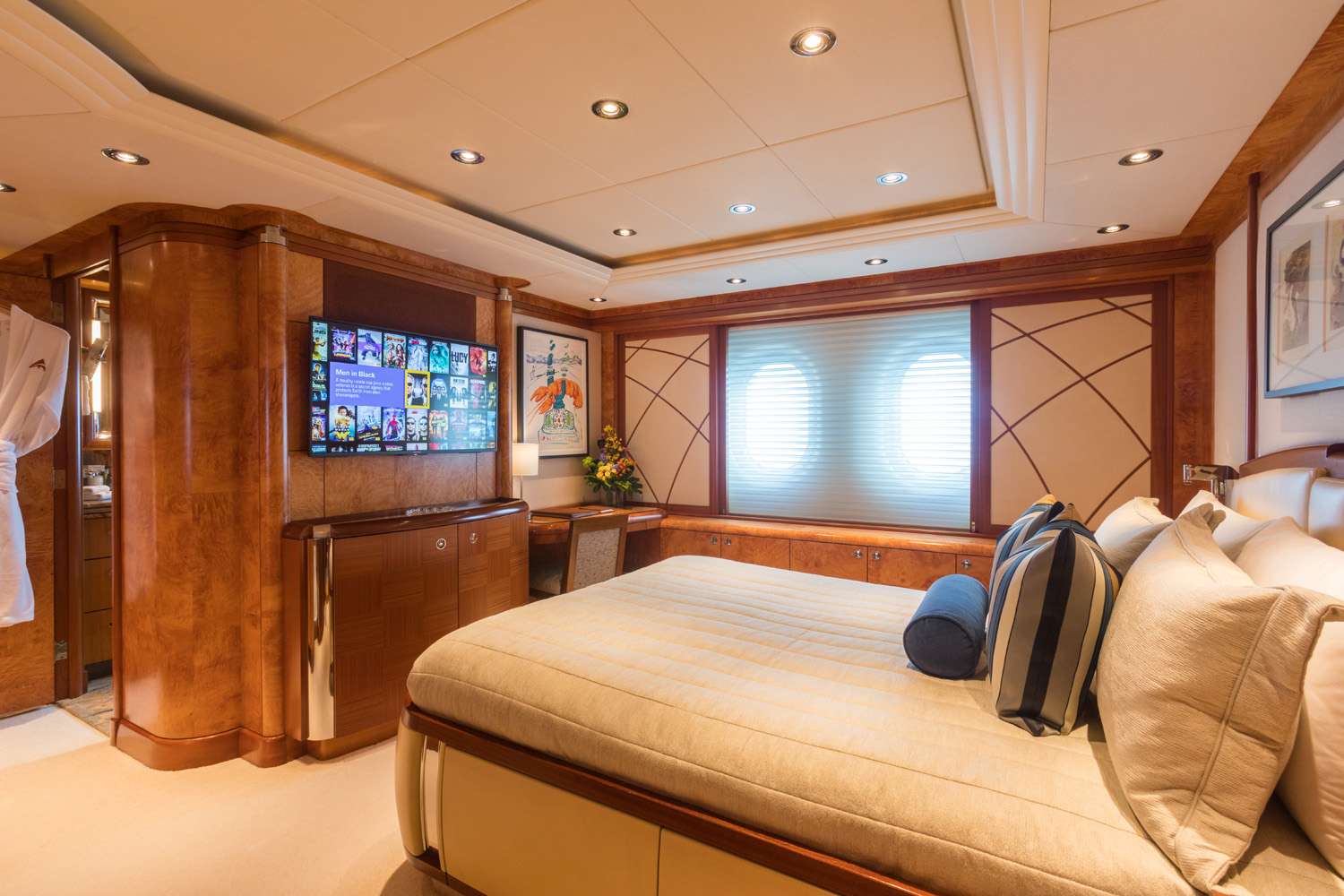 AMICA MEA Yacht Charter - VIP Stateroom