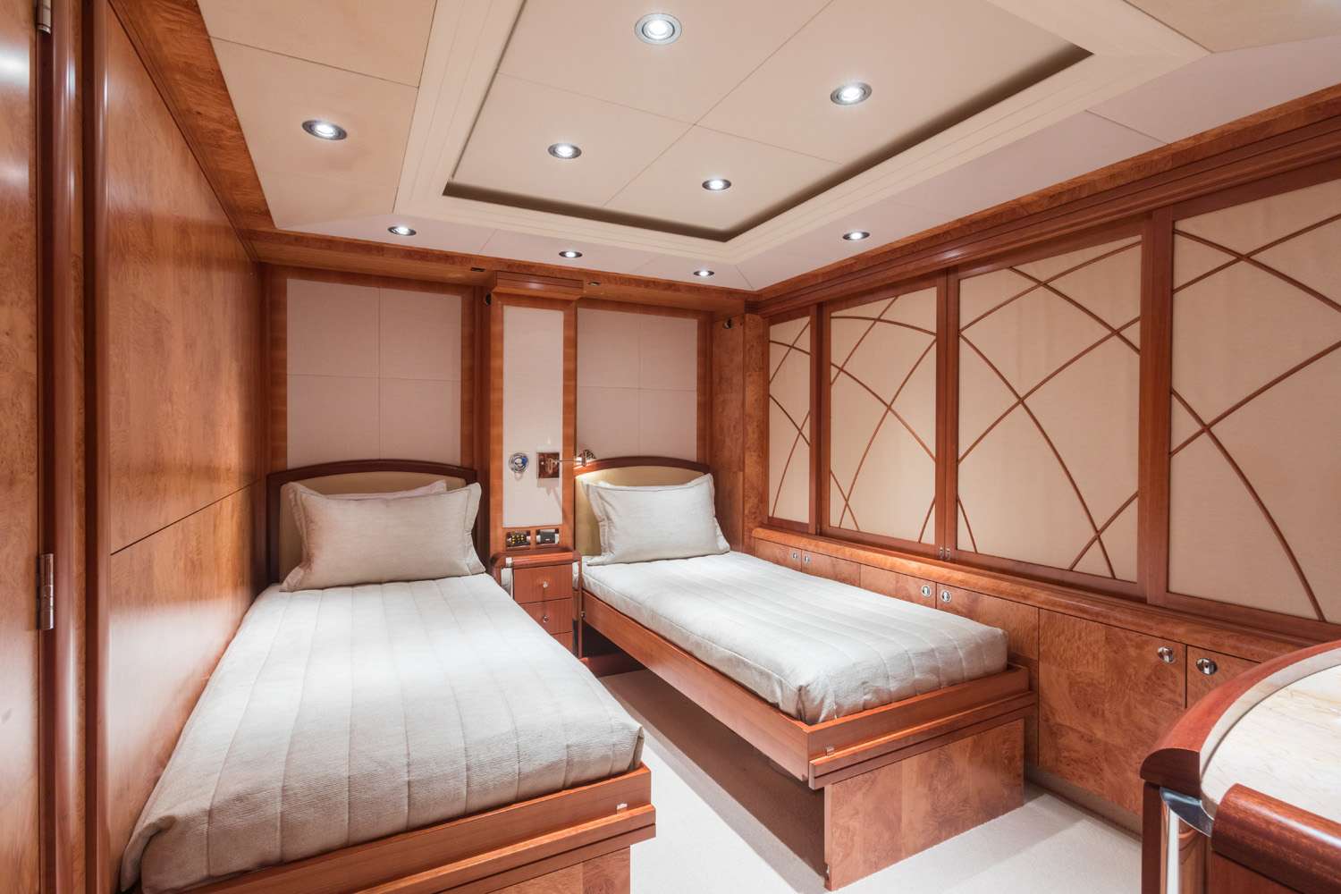 AMICA MEA Yacht Charter - Twin Stateroom