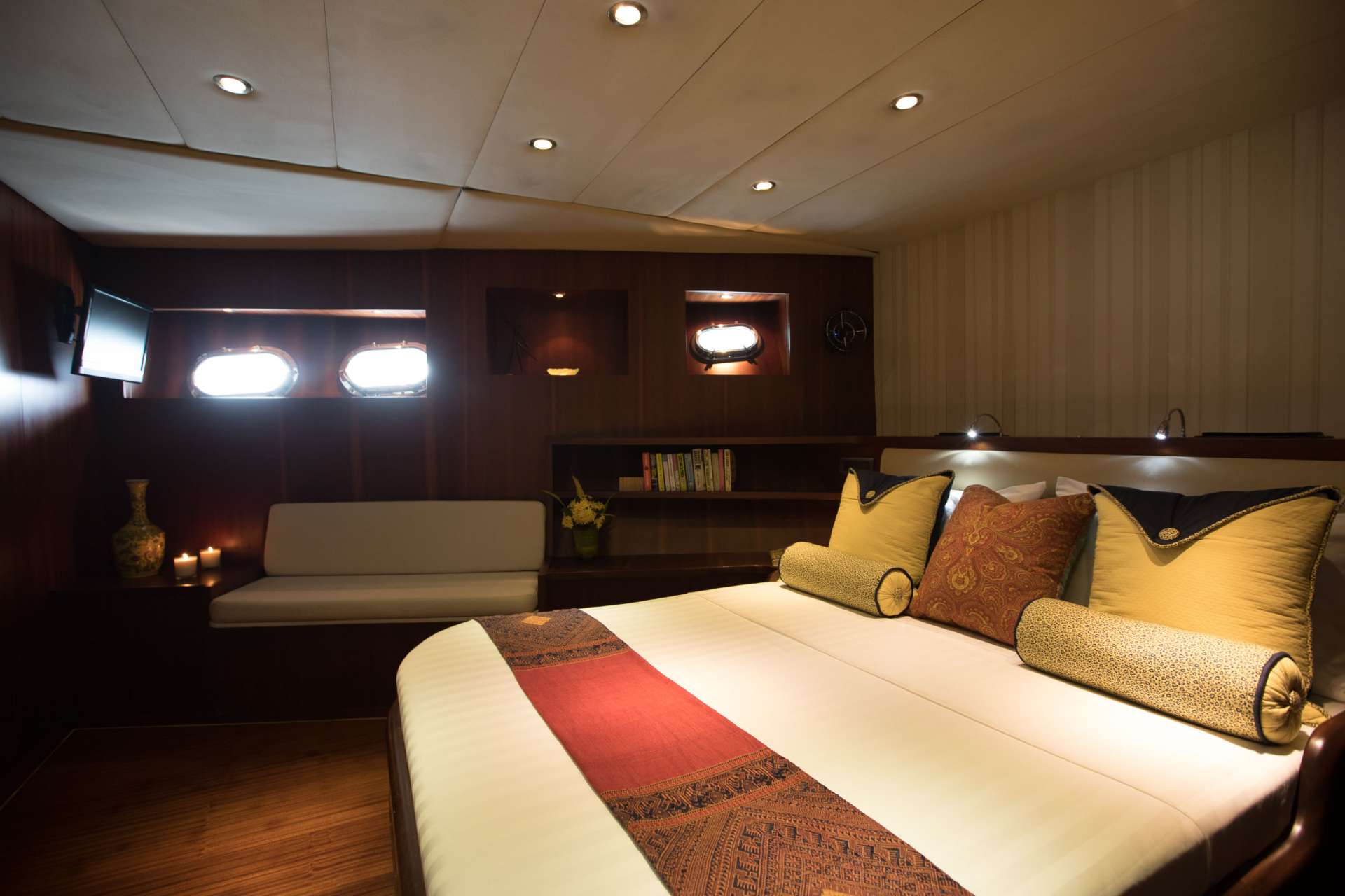 Master suite with seating