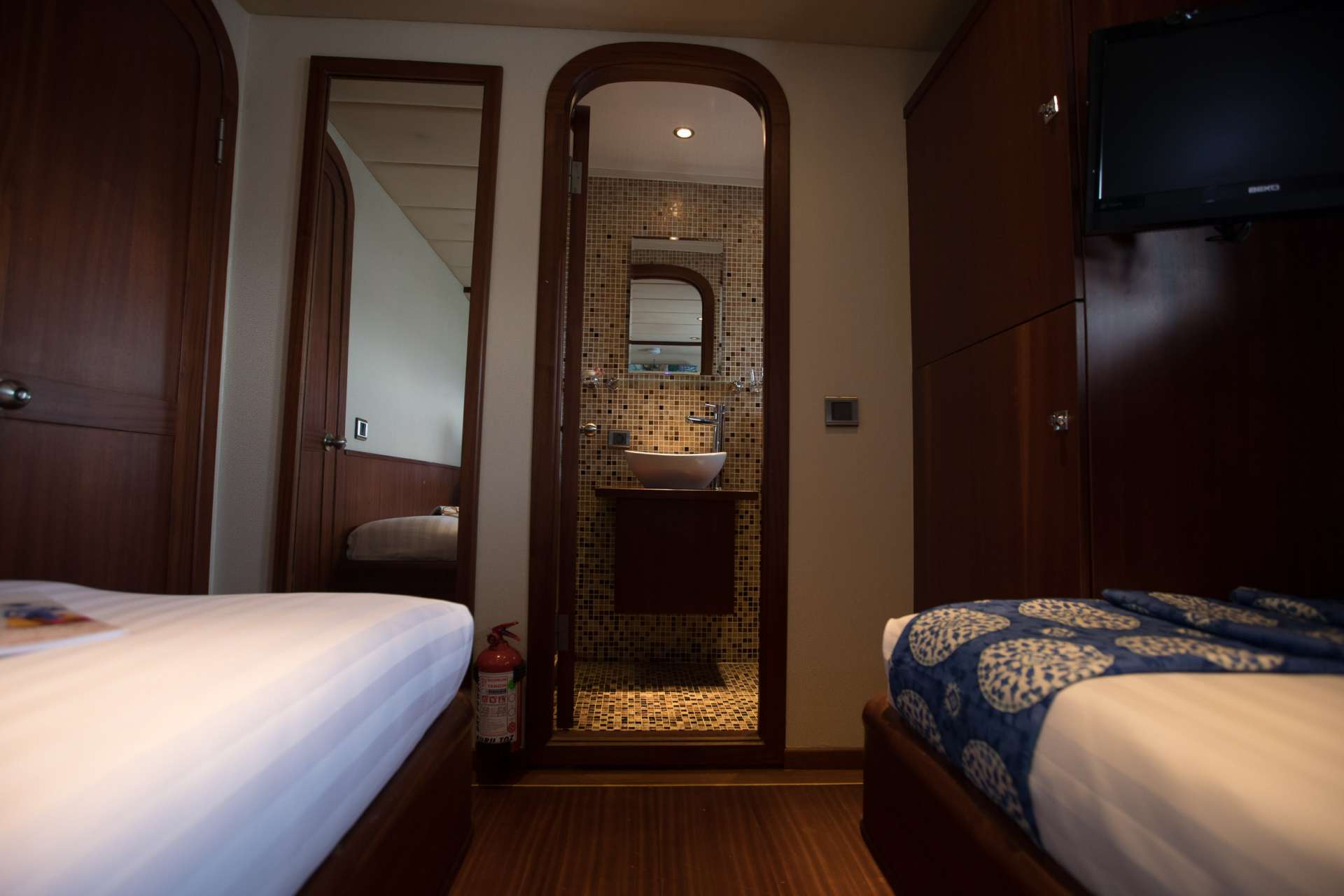 Spacious Twin cabin with ensuite