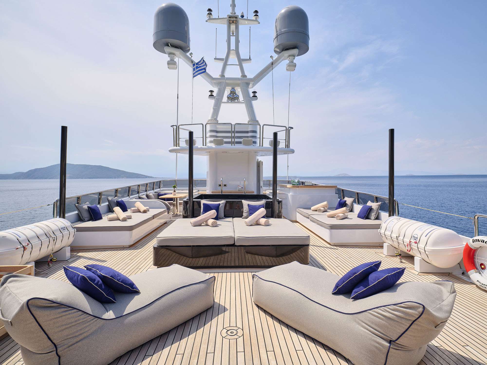 INVADER Yacht Charter - Sun Deck