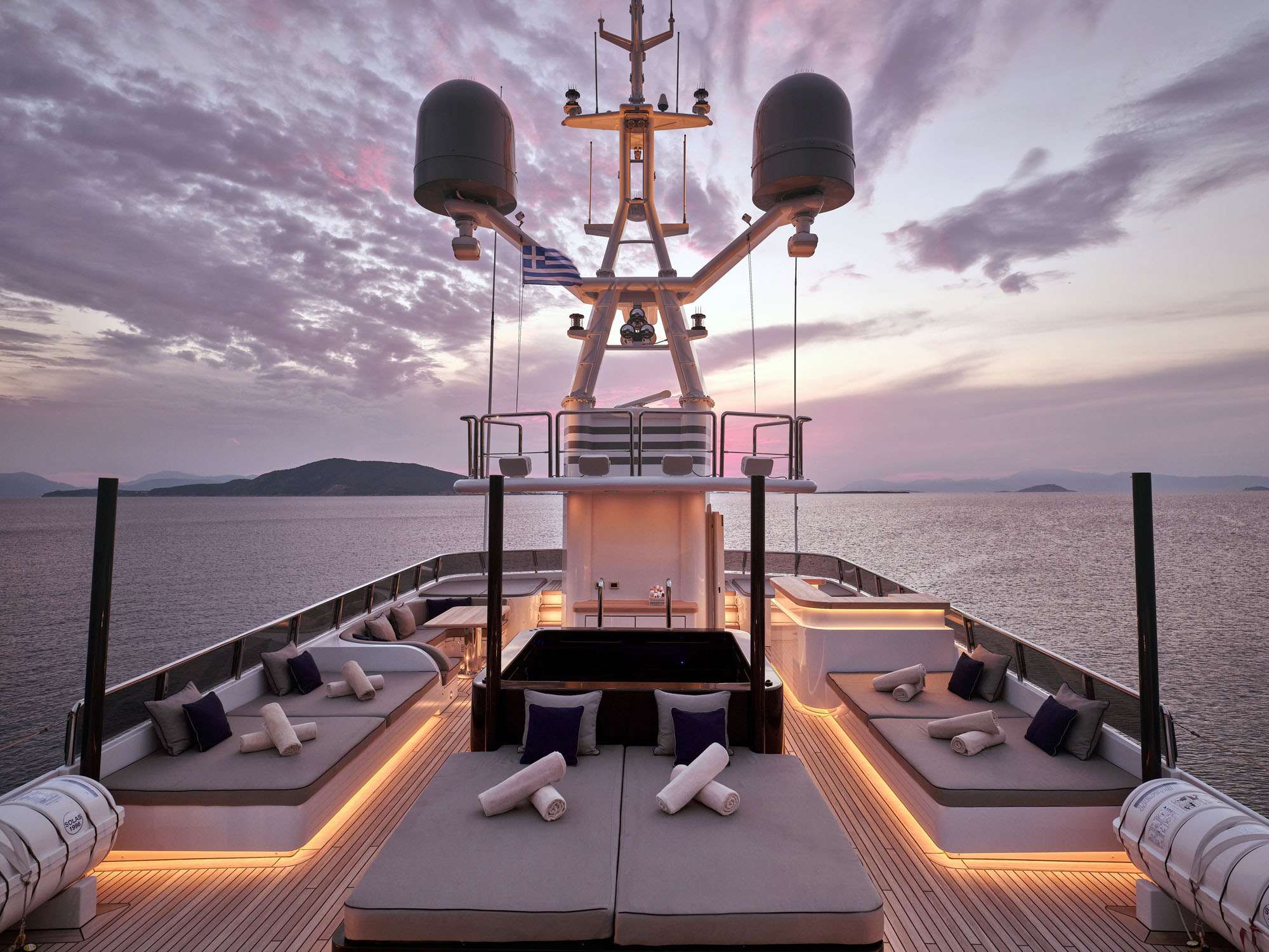 INVADER Yacht Charter - Sun Deck