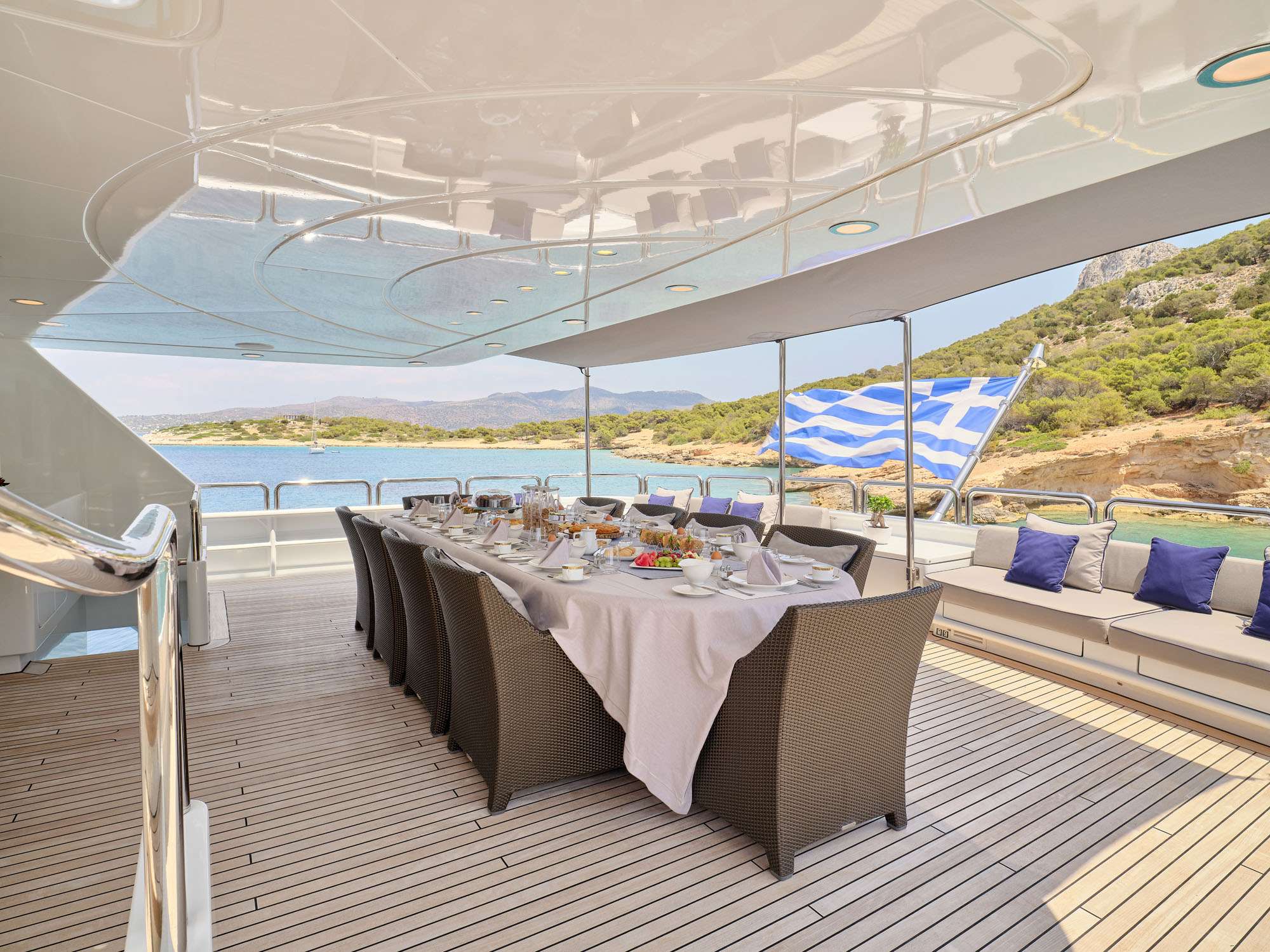INVADER Yacht Charter - Upper Deck Aft Breakfast