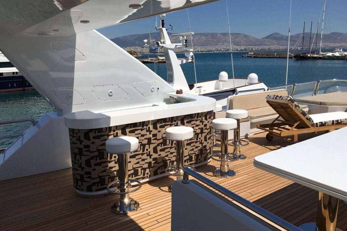 Sun deck bar