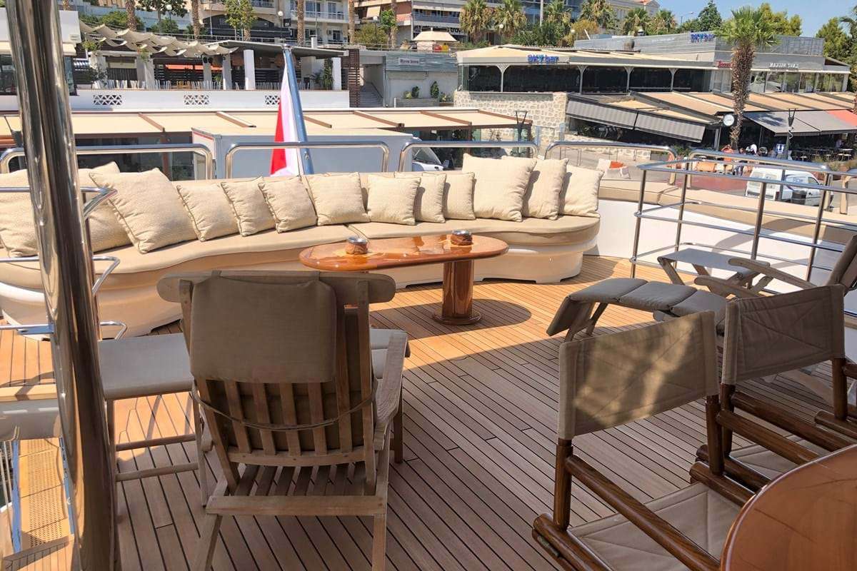 Upper deck 