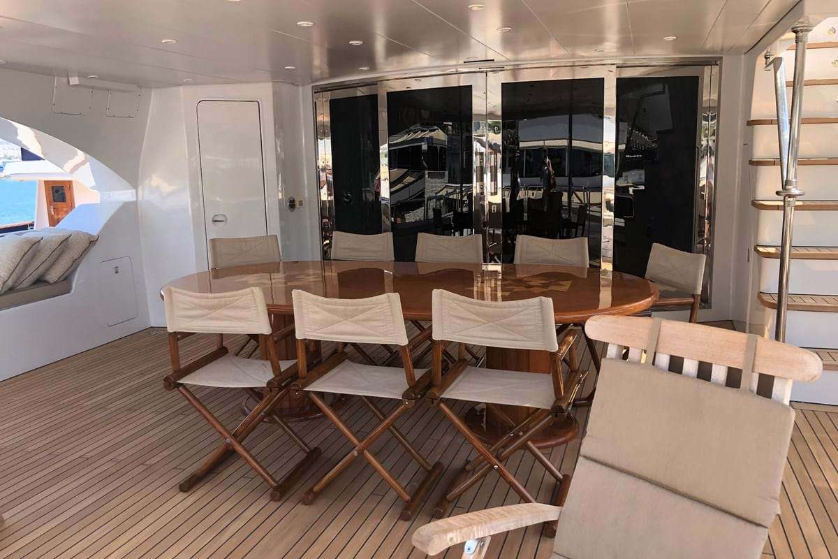 Main deck aft dining
