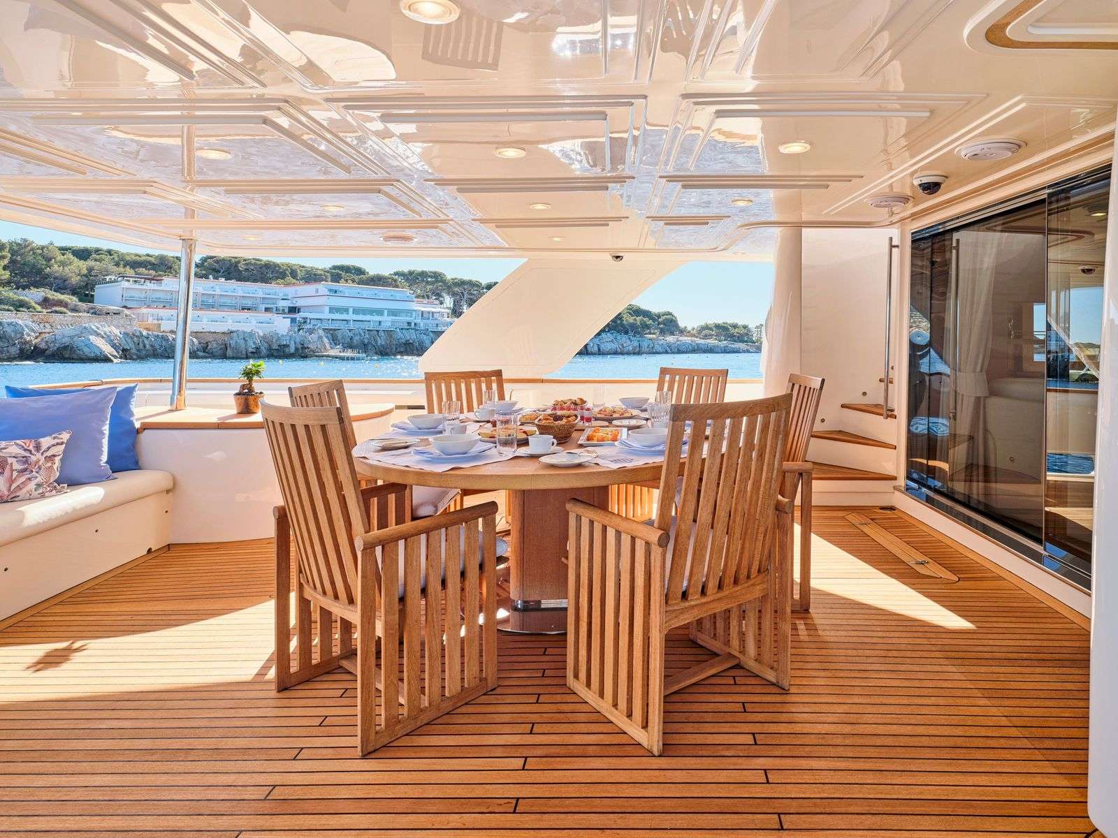 BEST OFF Yacht Charter - Aft Deck Dining