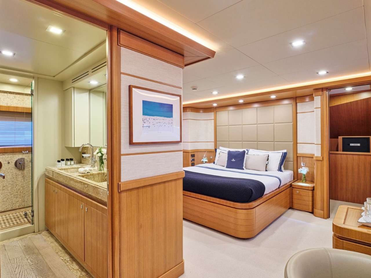 BEST OFF Yacht Charter - Upper Deck Dining