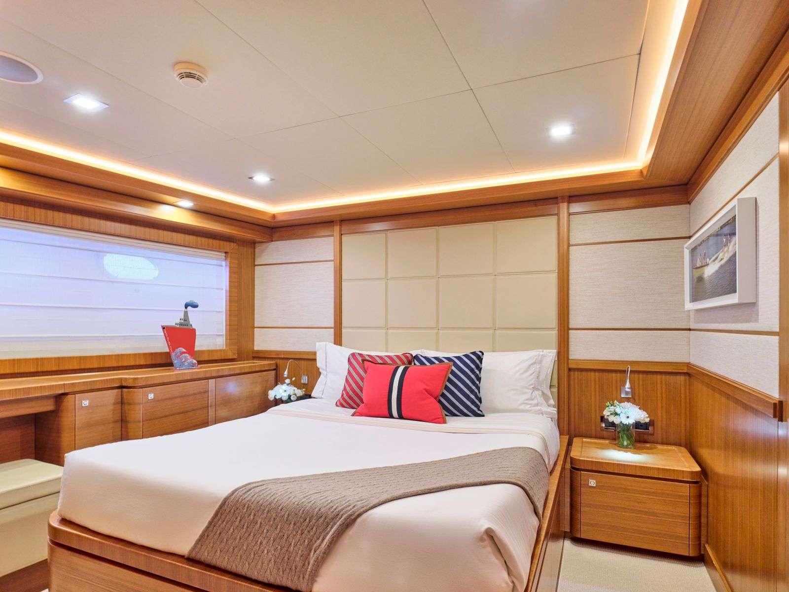 BEST OFF Yacht Charter - Master Cabin