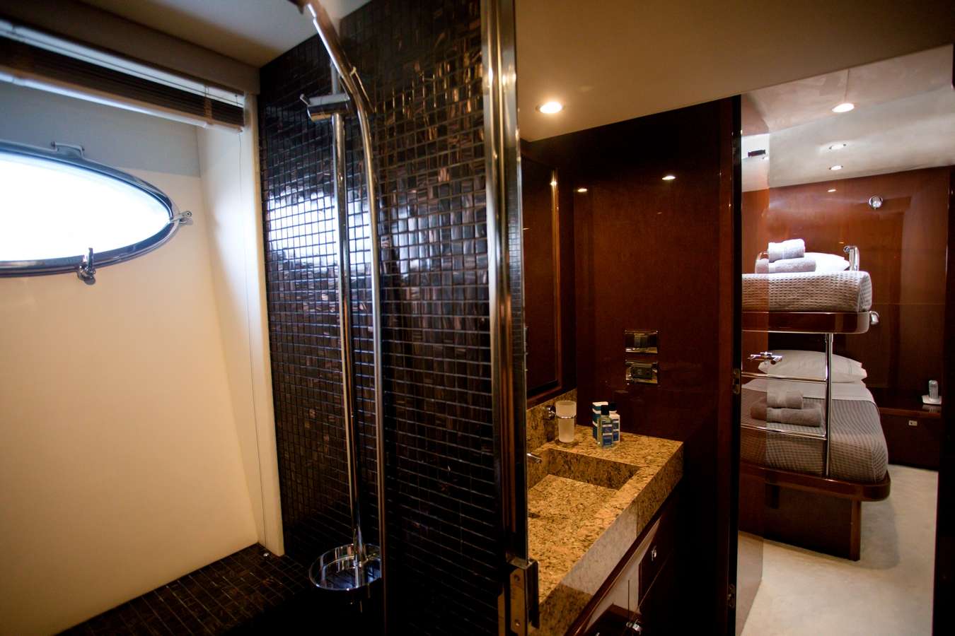 Up & Down bed cabin with ensuite