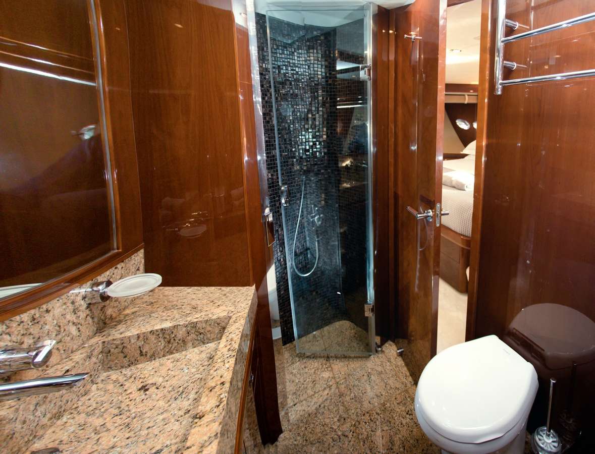 GIA SENA Yacht Charter - VIP Bathroom