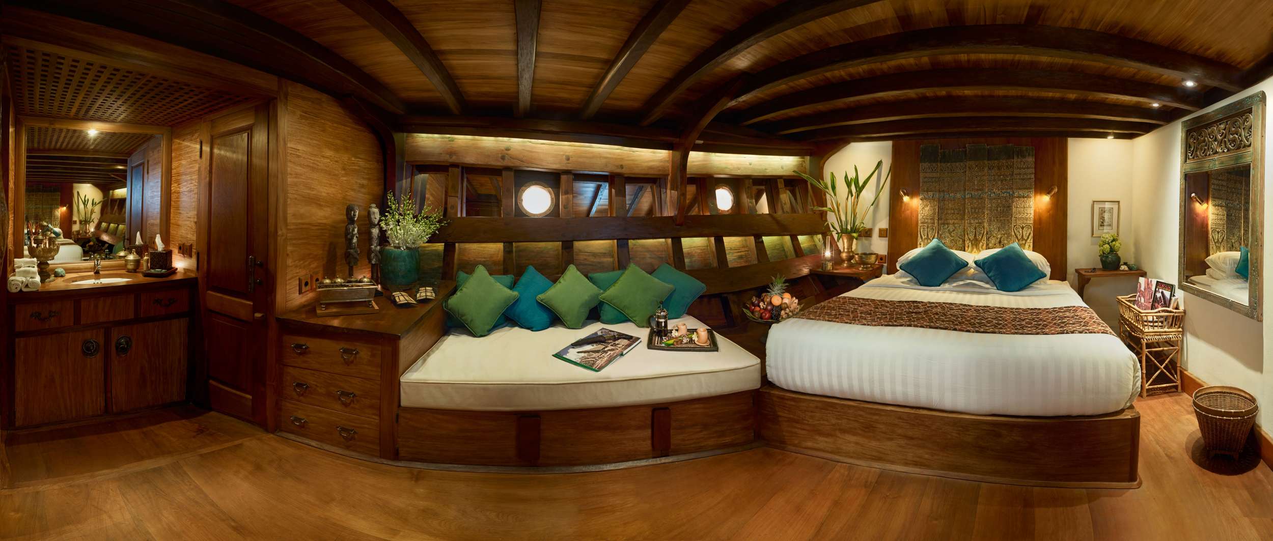 Si Datu Bua Yacht Charter - Toraja suite