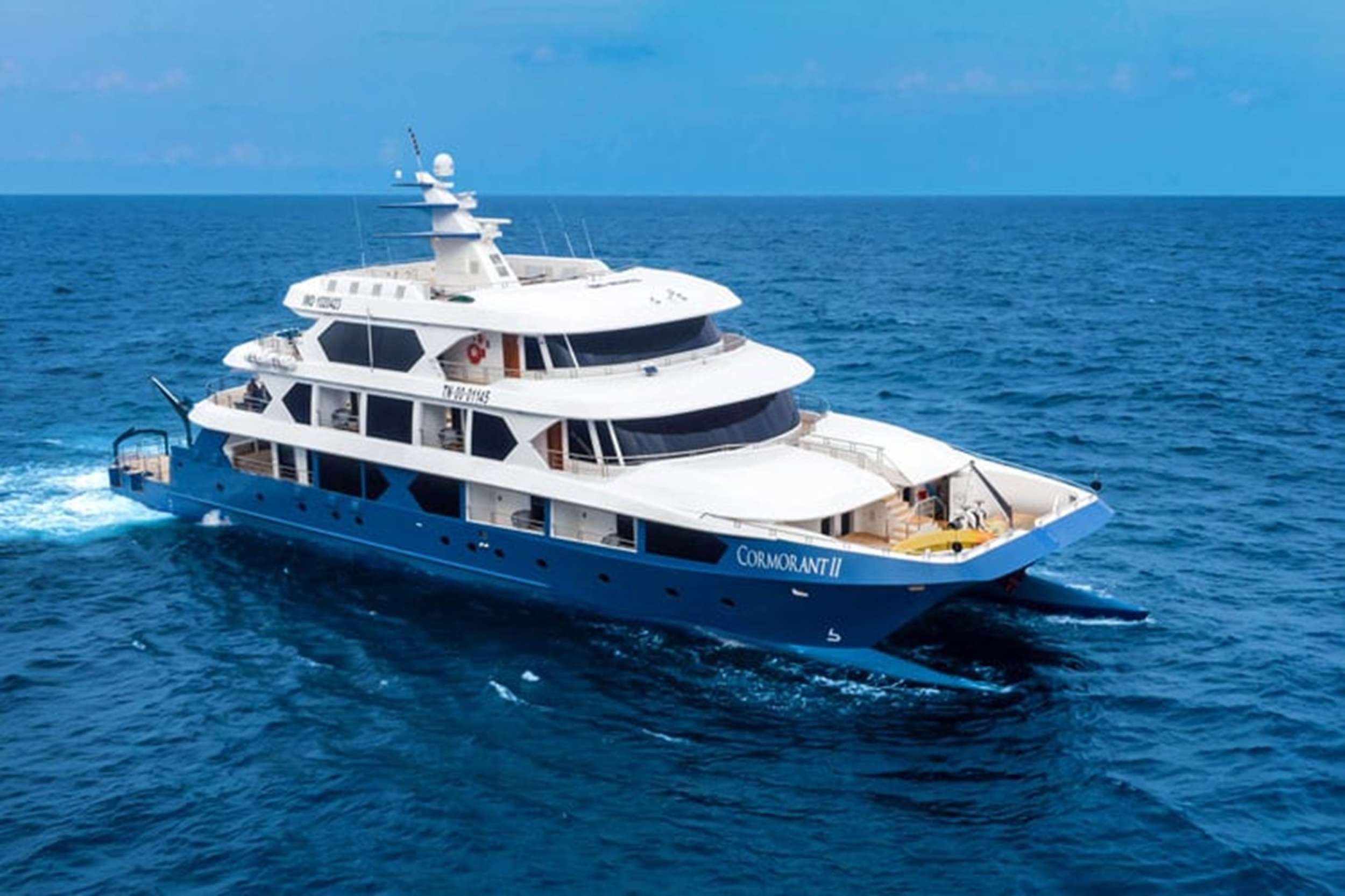 Yacht Charter Cormorant II | Ritzy Charters