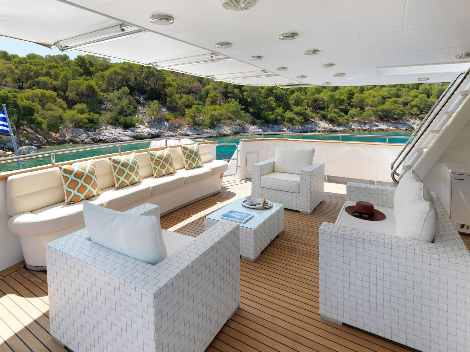 Upper deck