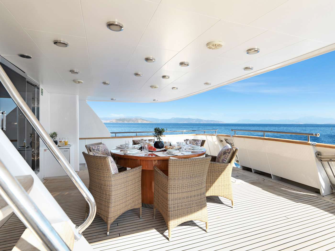 Aft deck 