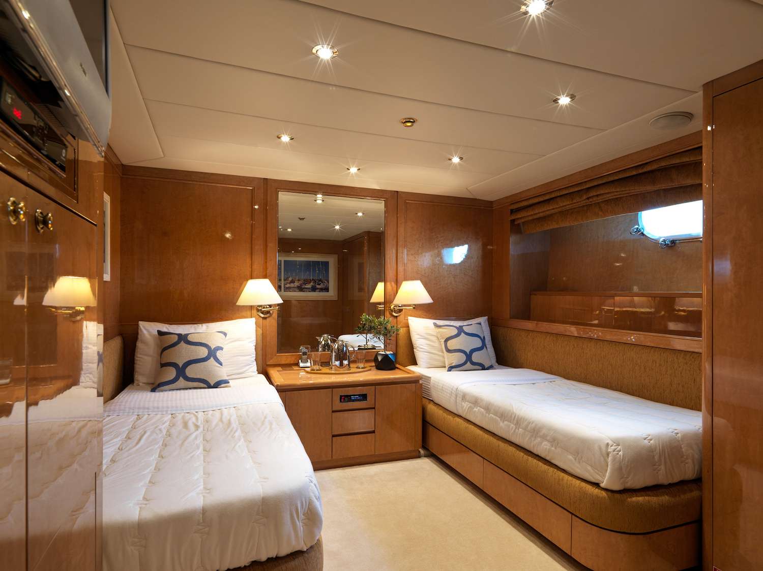 Twin cabin