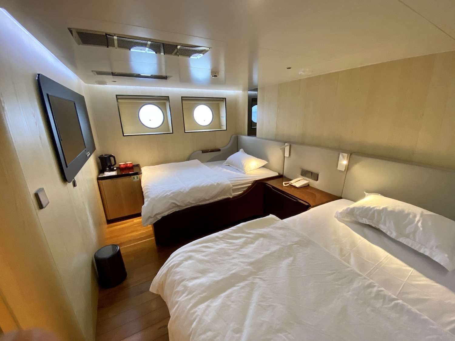Twin cabin