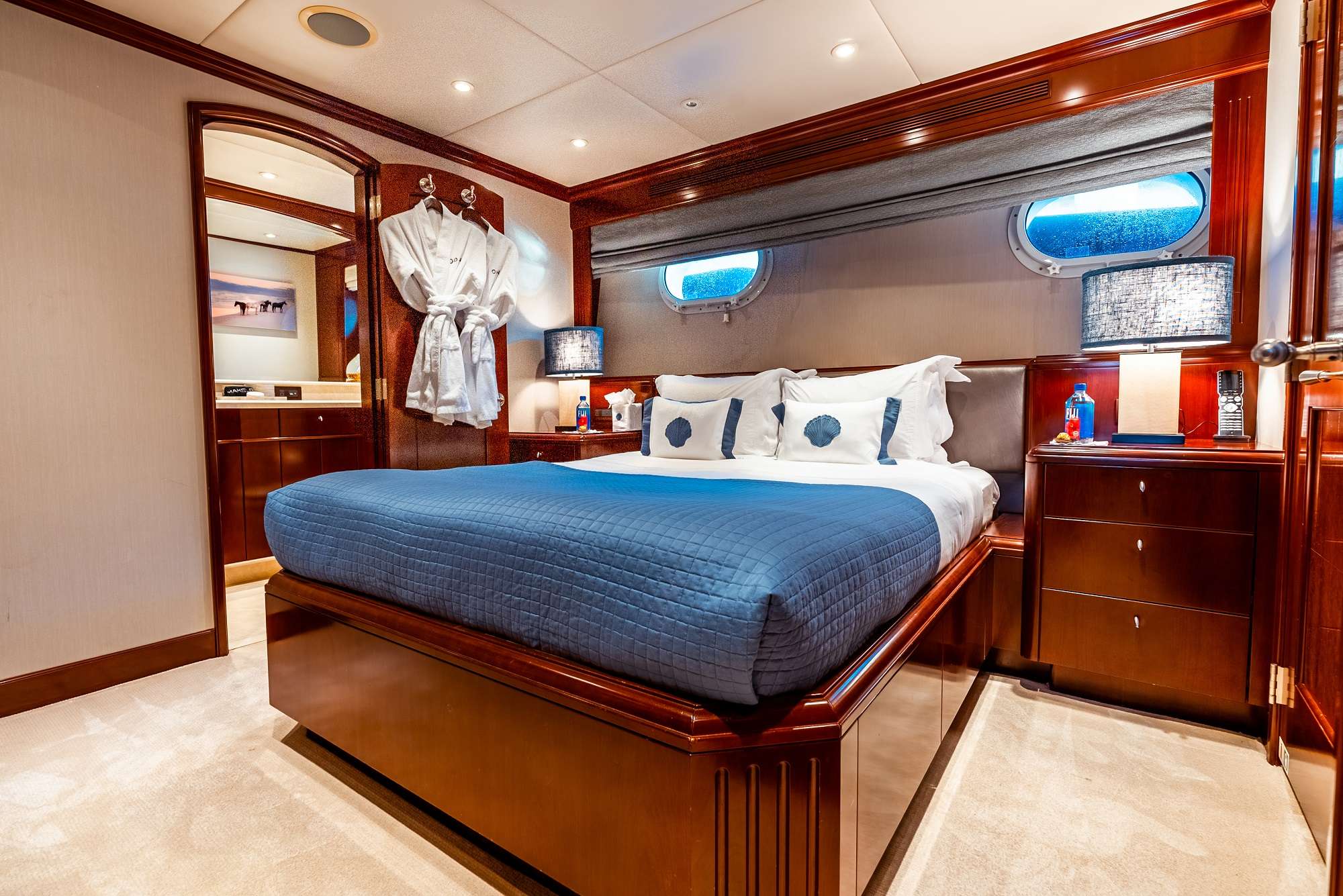 Queen stateroom, stbd