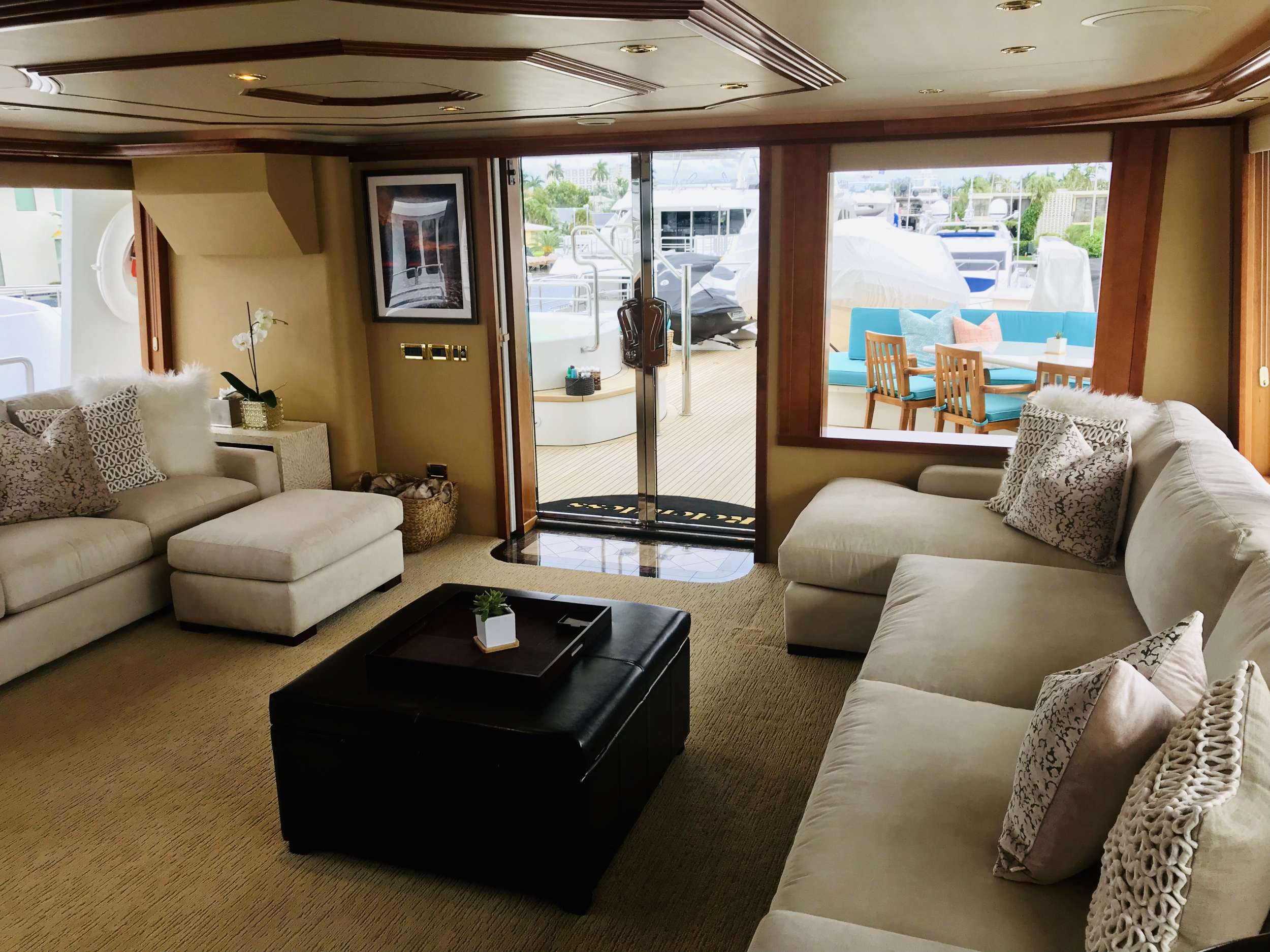 Skylounge looking aft