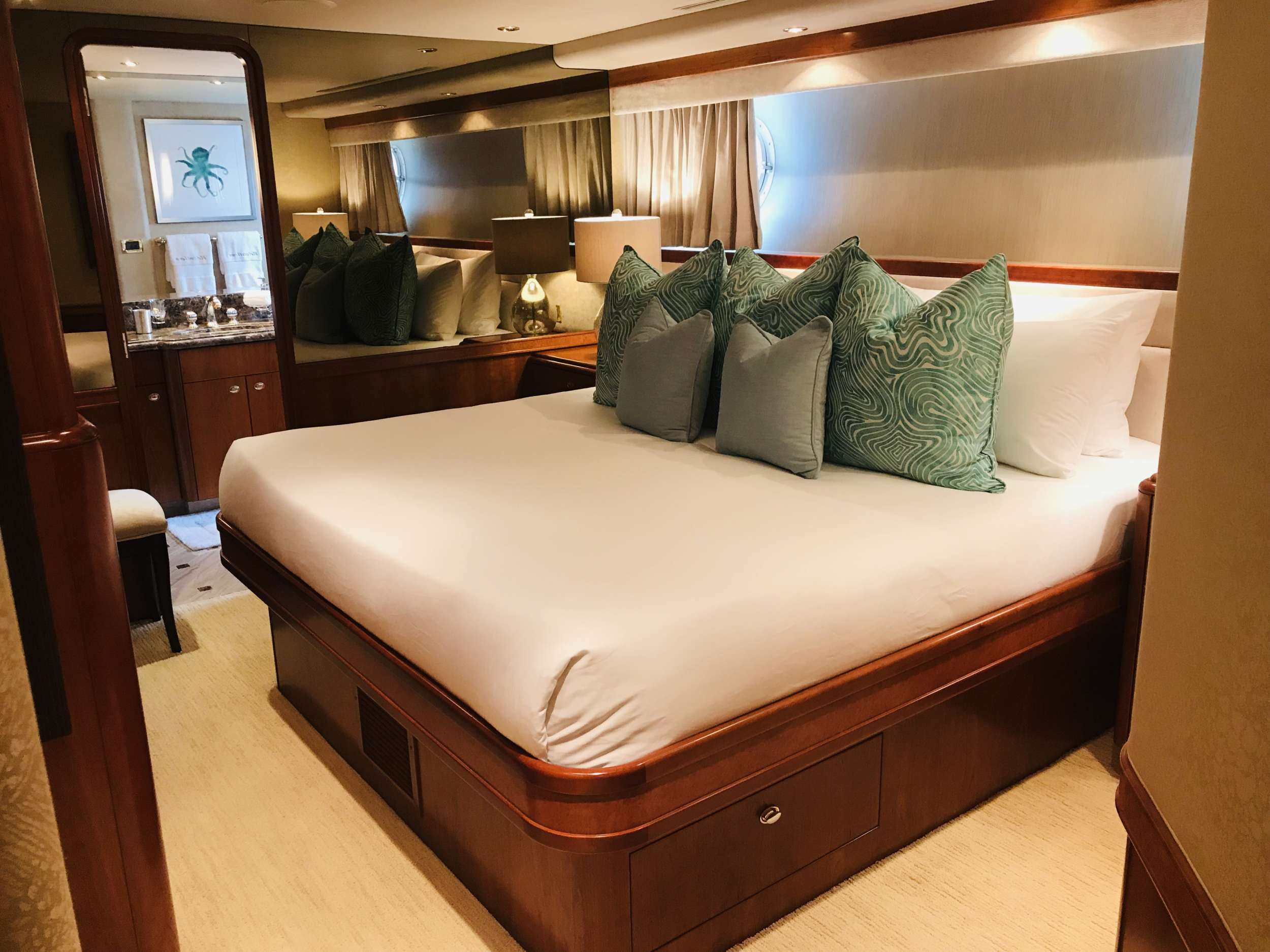 King Guest - Port side
