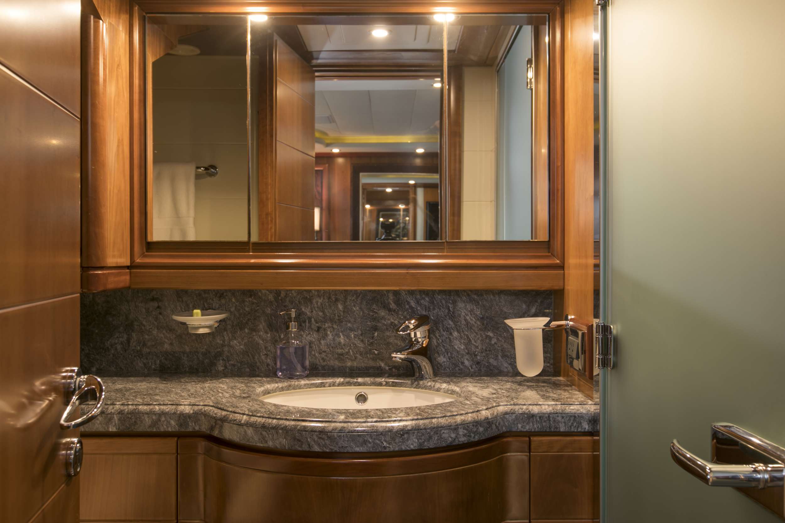 En suite bath