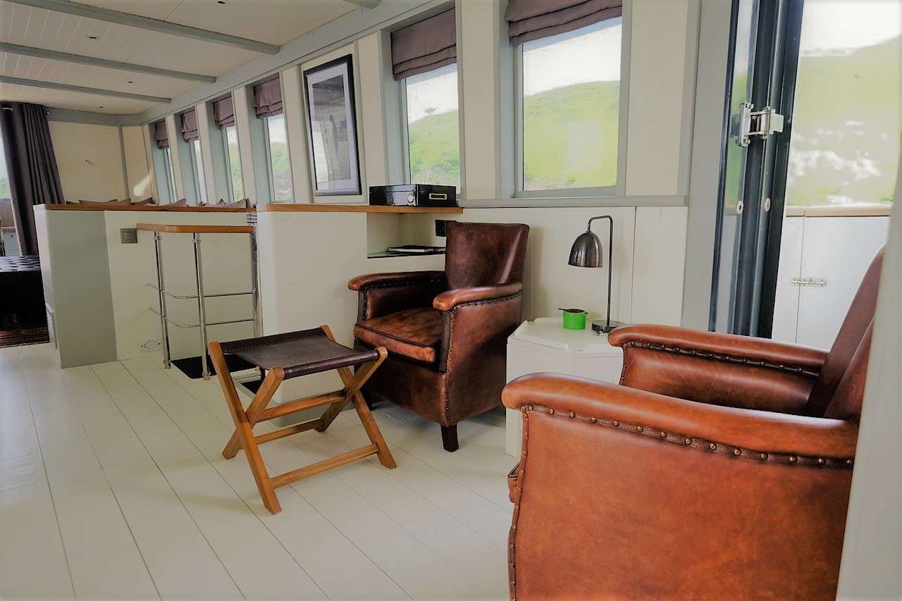 Main Salon with comfortable fauteuils
