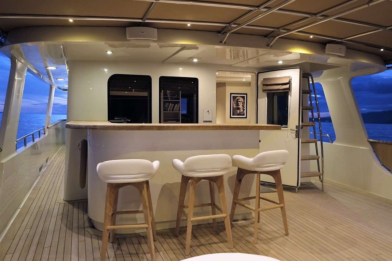 Fly Bridge Bar with Grill