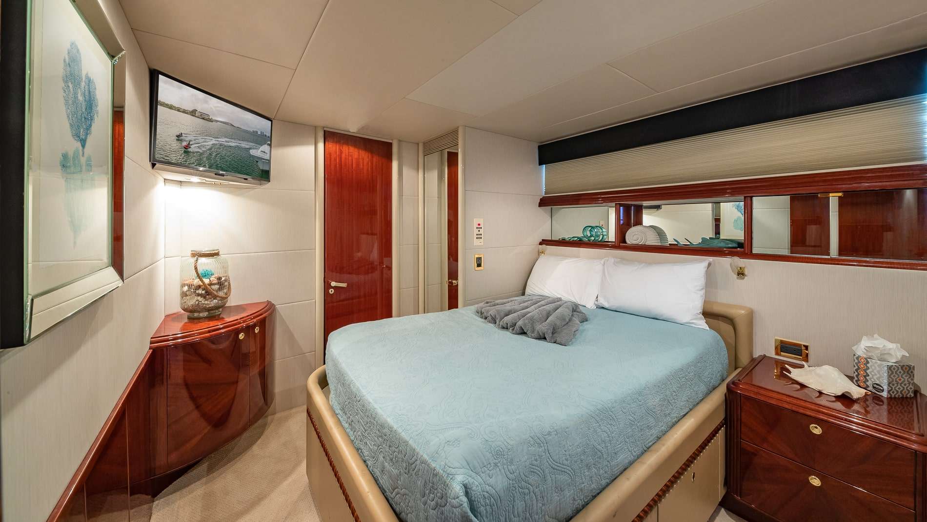 Queen stateroom