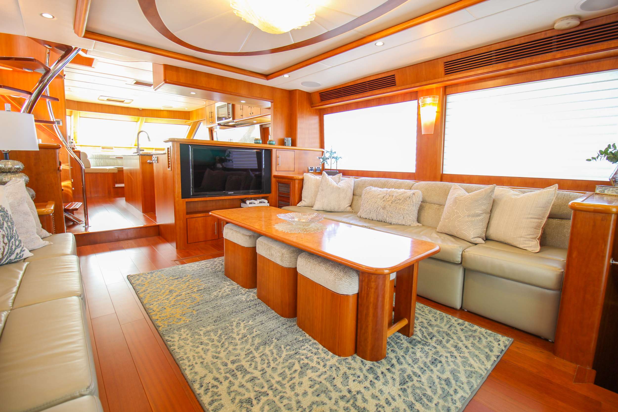 ANDIAMO Yacht Charter - Main Salon