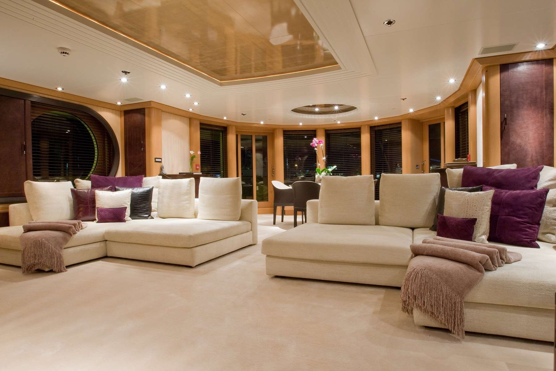 Sky lounge b