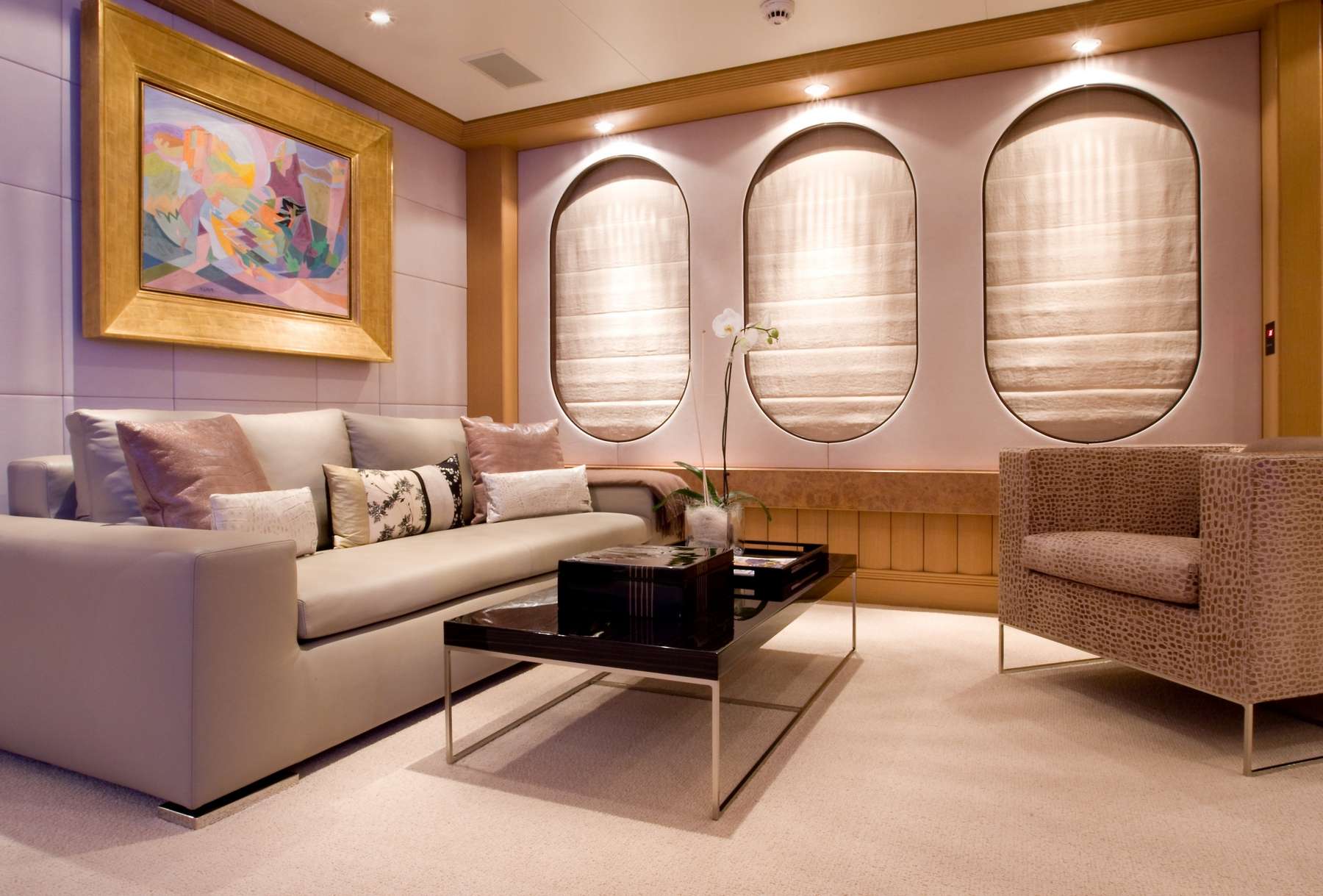 Master Cabin Salon