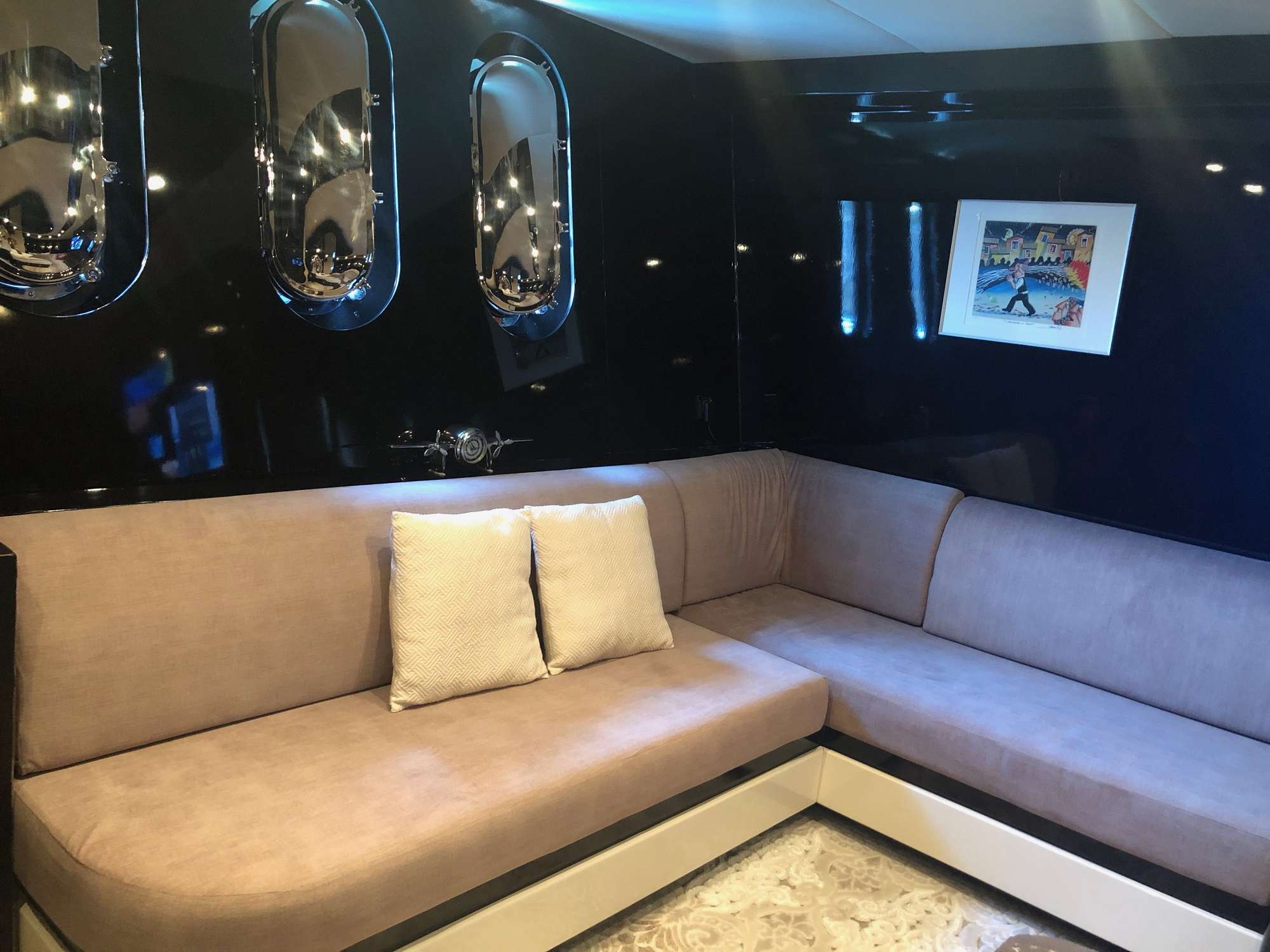 CLAREMONT Yacht Charter - sofa master cabin